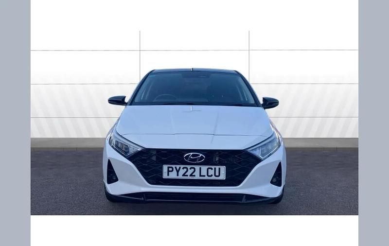 Used Hyundai i20 Ultimate 99 HP (72 kW) 2022 White Hatchback