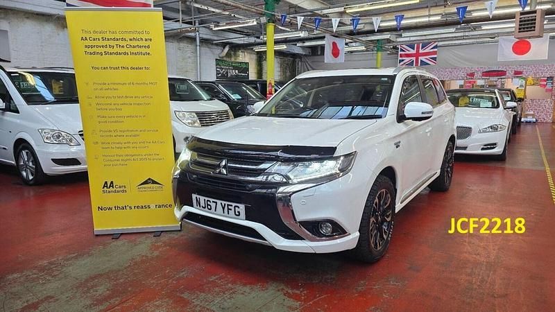 Used Mitsubishi Outlander P-HEV 2017 White Estate
