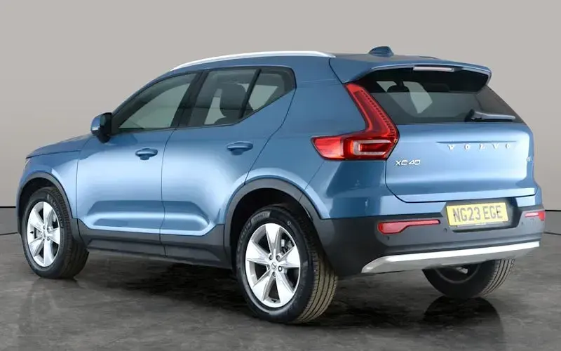 Used Volvo XC40 Core 163 HP (119 kW) 2023 Blue SUV