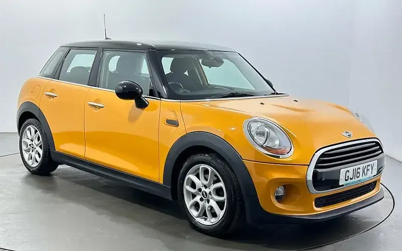 Used Mini Cooper Hatch 136 HP (100 kW) 2016 Hatchback