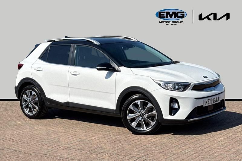White Used 2019 Kia Stonic 4 SUV | £10,895 (Fair price) - Image 1/3
