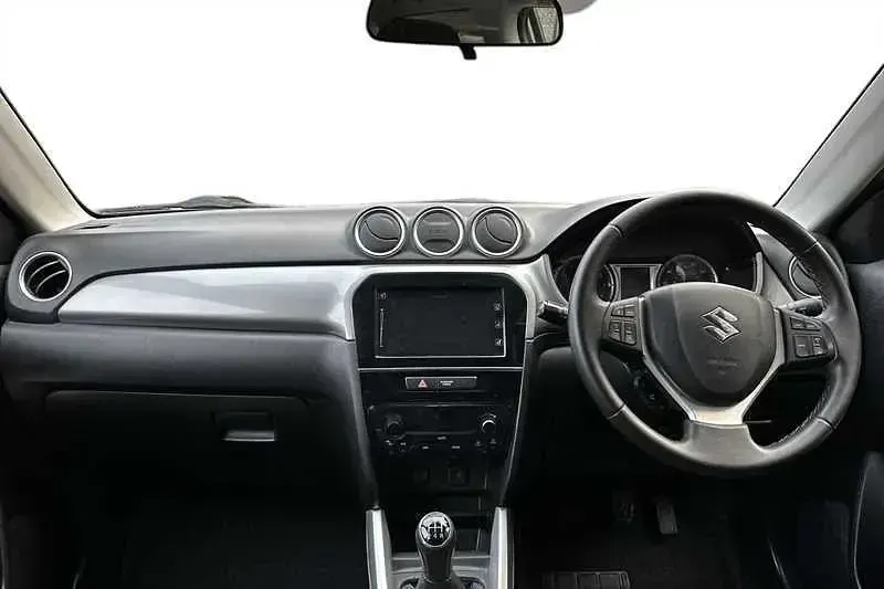 Used Suzuki Vitara SZ-T 120 HP (88 kW) 2016 White SUV