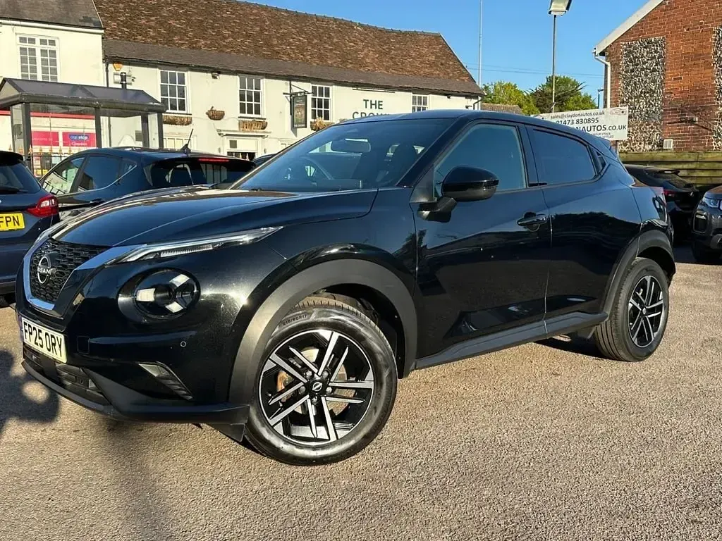 Second-hand Nissan Juke N-Connecta 114 CP (83 kW) 2025 Negru SUV