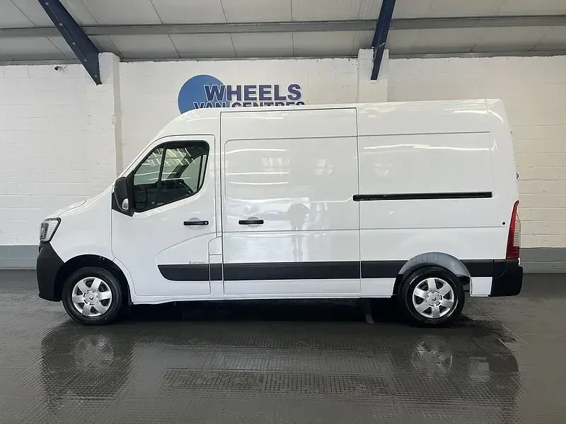 Używany Renault Master Business 2023 Biały Minivan