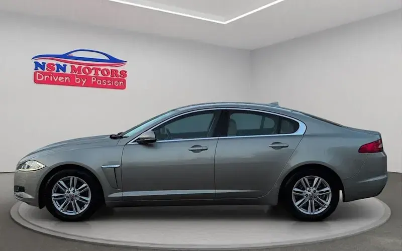 Used Jaguar XF Luxury 200 HP (147 kW) 2015 Sedan