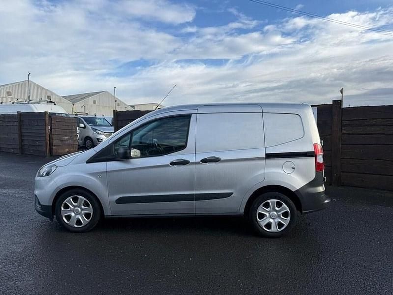 Usado Ford Transit Trend 100 CV (73 kW) 2019 Plateado Van