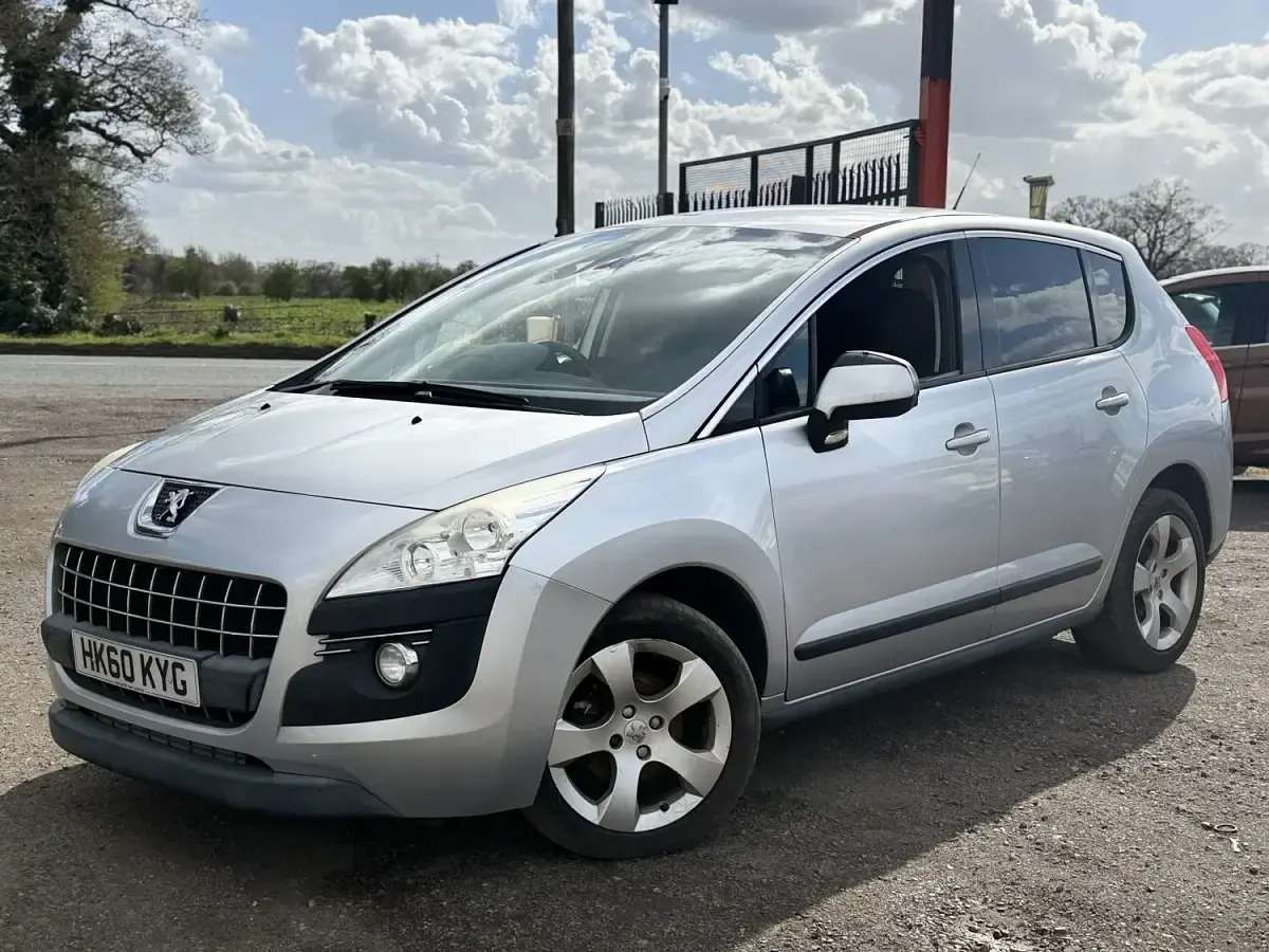 Used Peugeot 3008 Sport 112 HP (82 kW) 2011 Silver Estate