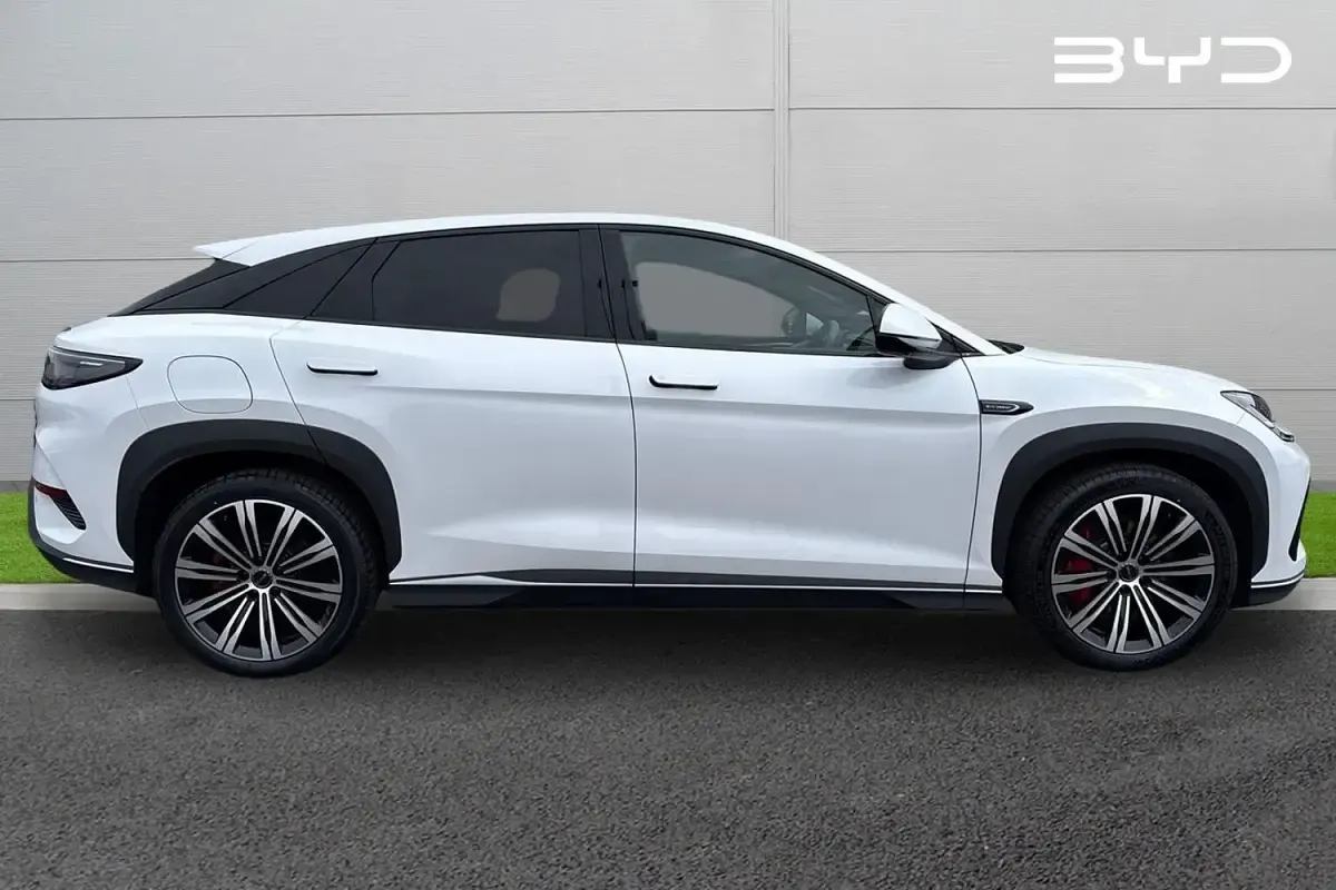 Begagnad BYD Sealion 7 389 kW (530 HK) 2025 Vit SUV