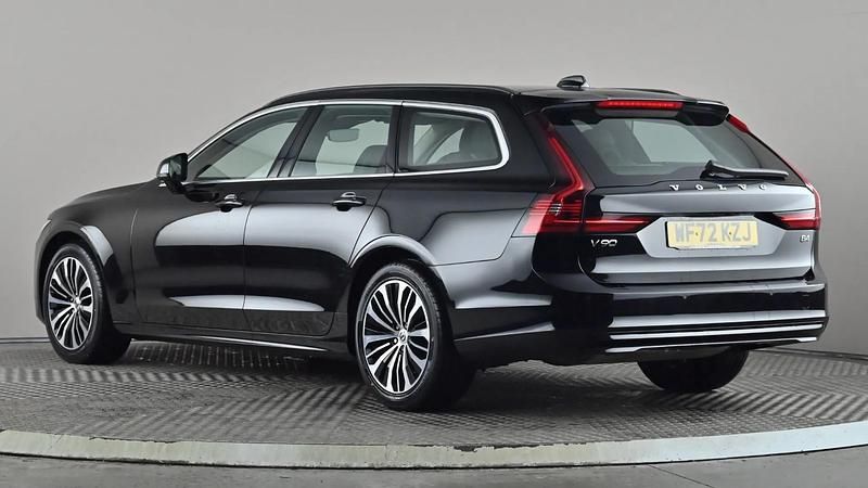 Used Volvo V90 Core 197 HP (144 kW) 2022 Black Estate