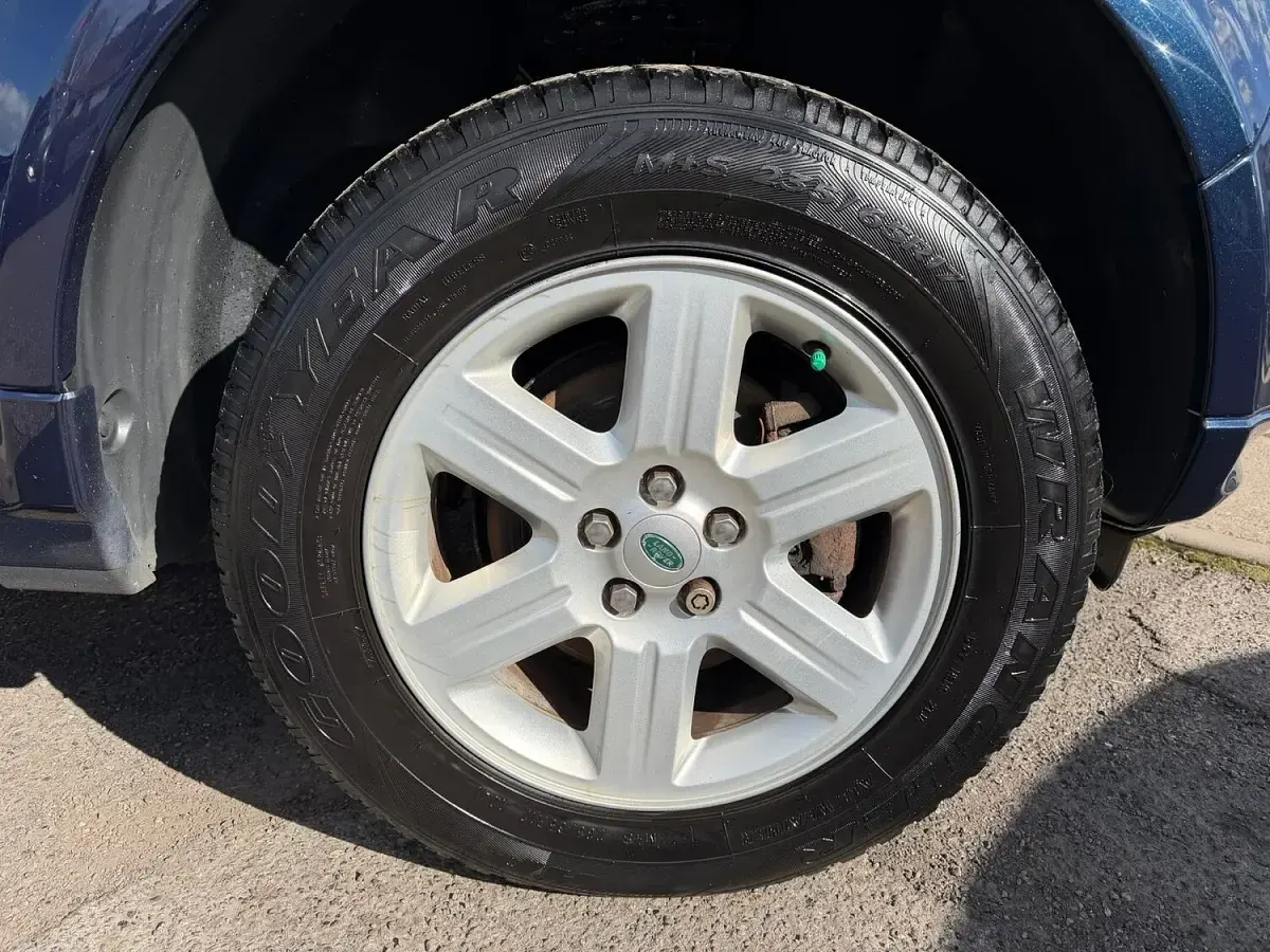 Used Land Rover Freelander 2 190 HP (139 kW) 2013 Blue SUV