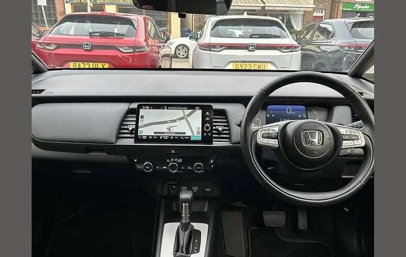 Used Honda Jazz Advance 122 HP (89 kW) 2025 Sunlight white Hatchback