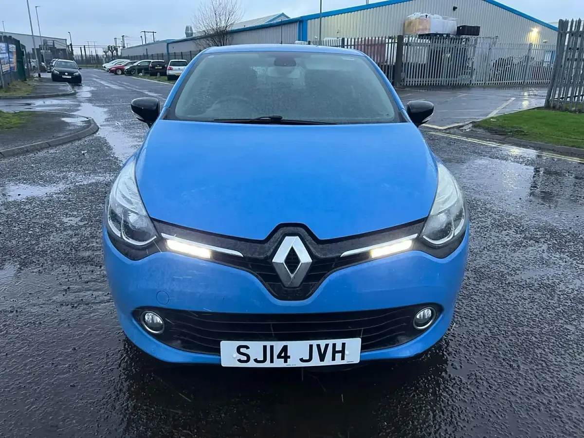 Used Renault Clio IV Dynamique 90 HP (66 kW) 2014 Blue Hatchback