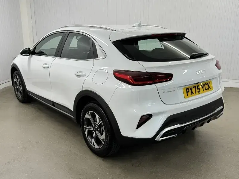Usado Kia XCeed 113 HP (83 kW) 2025 Branco SUV