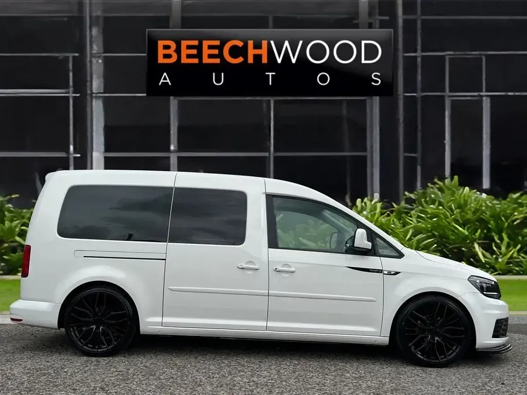 Used VW Caddy Maxi S 102 HP (75 kW) 2016 White MPV
