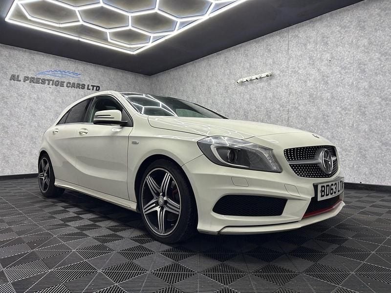 Usado Mercedes A250 AMG 2013 Branco Citadino