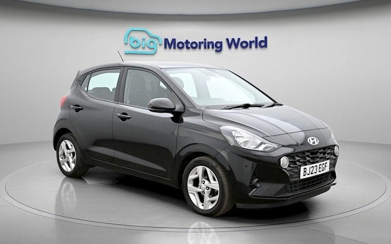 Used Hyundai i10 SE 67 HP (49 kW) 2023 Black Hatchback
