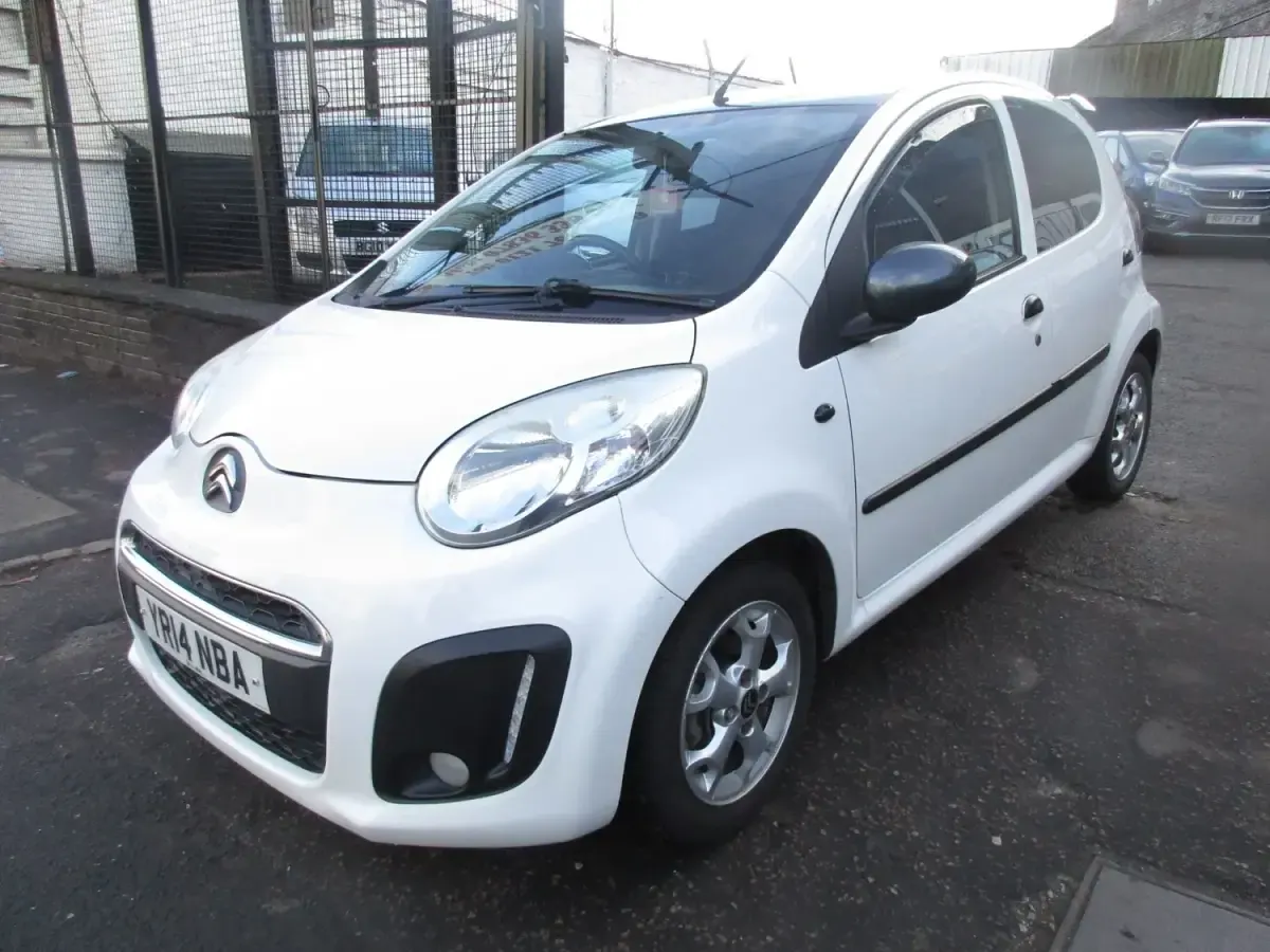 Usado Citroën C1 Platinum 68 HP (50 kW) 2014 Branco Citadino