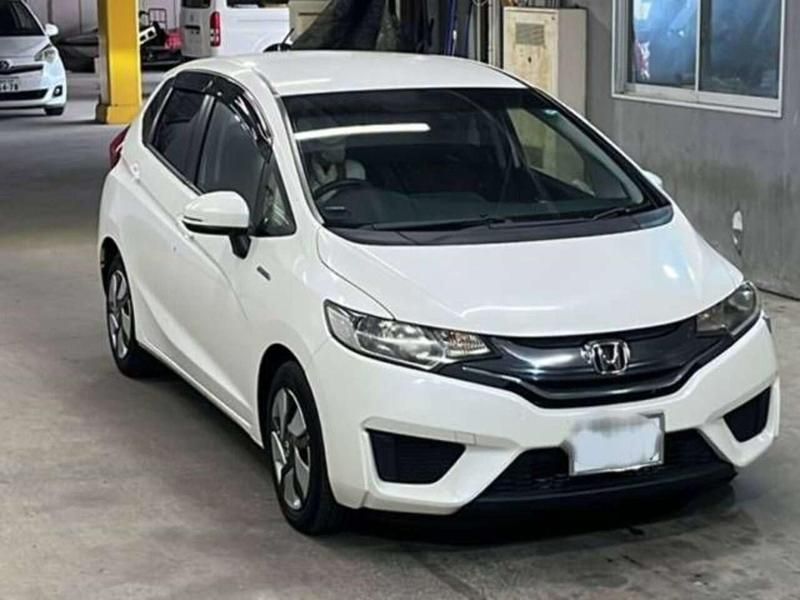 White Used 2015 Honda Jazz Hybrid Hatchback | £10,990 (Expensive) - Image 1/3