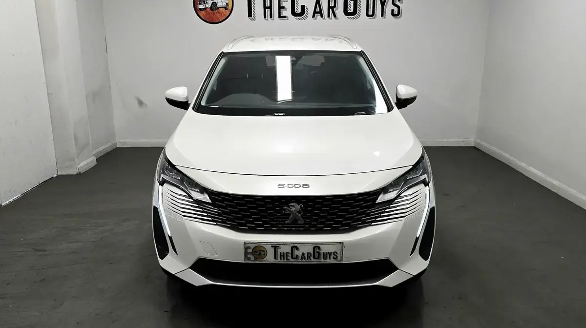 Used Peugeot 5008 Allure Premium 130 HP (95 kW) 2021 White SUV