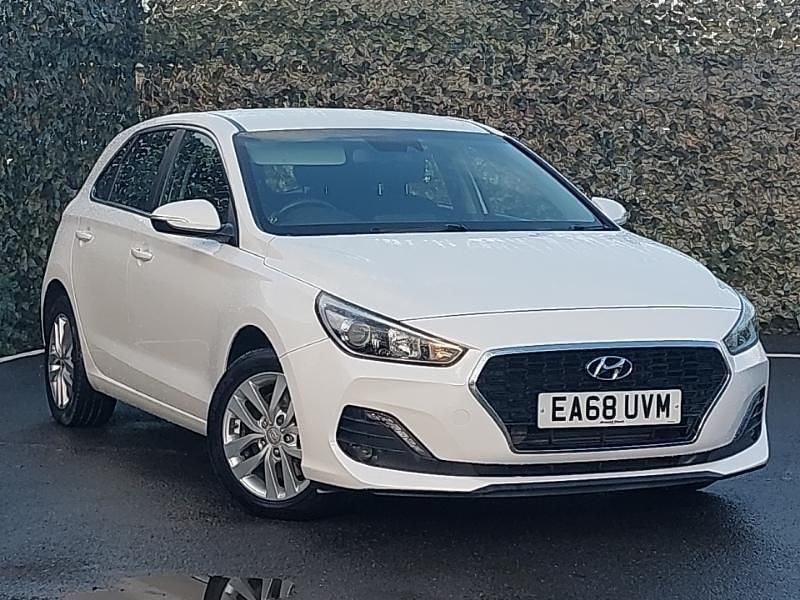 White Used 2018 Hyundai i30 SE Hatchback | £9,298 (Fair price) - Image 1/4