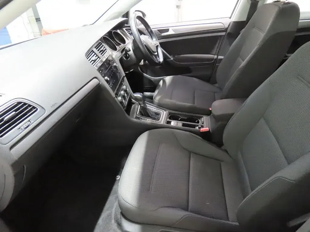 Used VW e-Golf 99 kW (135 HP) 2019 White Hatchback