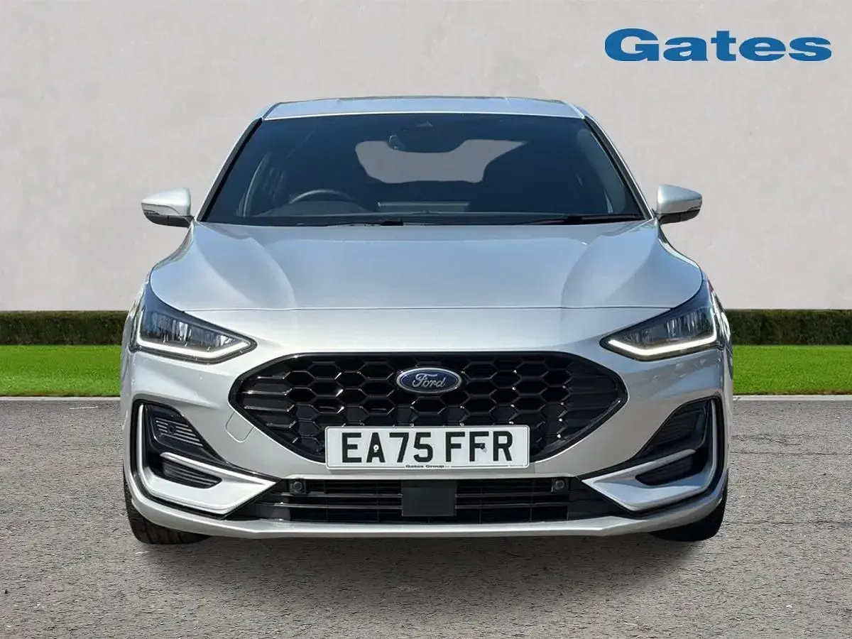 Usado Ford Focus ST-Line 125 HP (91 kW) 2025 Prateado Citadino