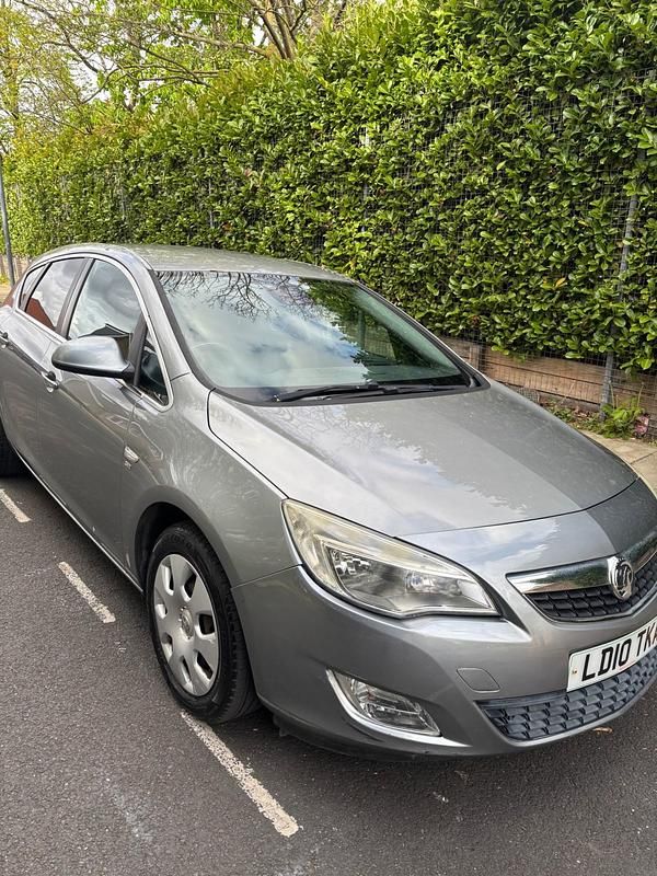 Used Vauxhall Astra 2010 Silver Hatchback