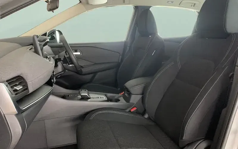 New Nissan Qashqai Acenta Premium 158 HP (116 kW) 2025 Silver SUV