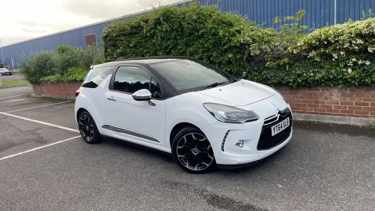 Używany Citroën DS3 110 KM (80 kW) 2014 Biały Hatchback