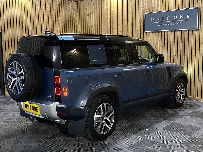 Used Land Rover Defender HSE 300 HP (220 kW) 2020 Blue Estate