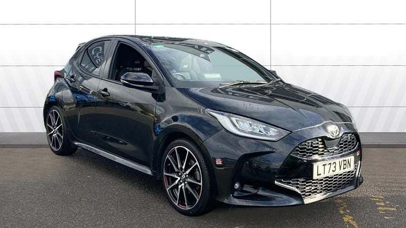 Used 2023 Toyota Yaris Hybrid Sport Hatchback | £18,092 (Fair price) - Image 1/3