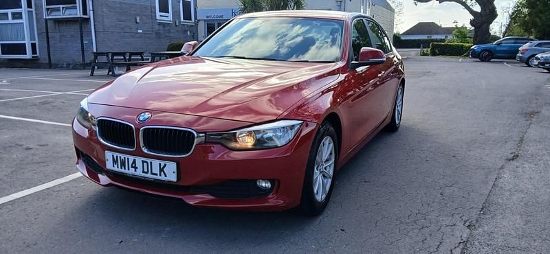 Begagnad BMW 320 Efficient Dynamics 2014 Röd Sedan
