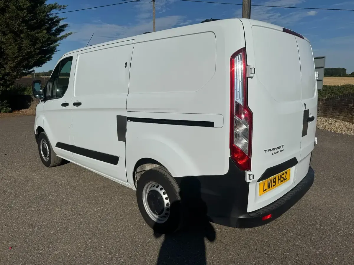 Used Ford Transit Custom 130 HP (95 kW) 2019 White Van