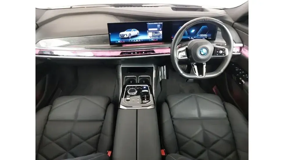 Used BMW i7 M Sport 400 kW (544 HP) 2023 White Sedan