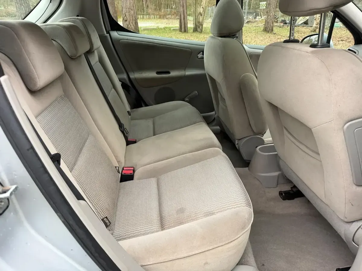 Begagnad Peugeot 207 Premium 90 HK (66 kW) 2009 Silver Halvkombi