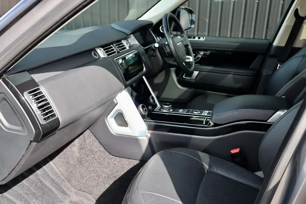 Używany Land Rover Range Rover 275 KM (202 kW) 2019 Szary SUV