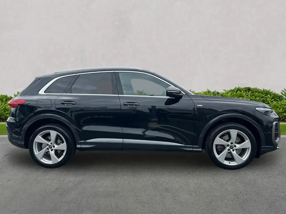 Begagnad Audi Q5 S-Line 204 HK (150 kW) 2025 Svart SUV