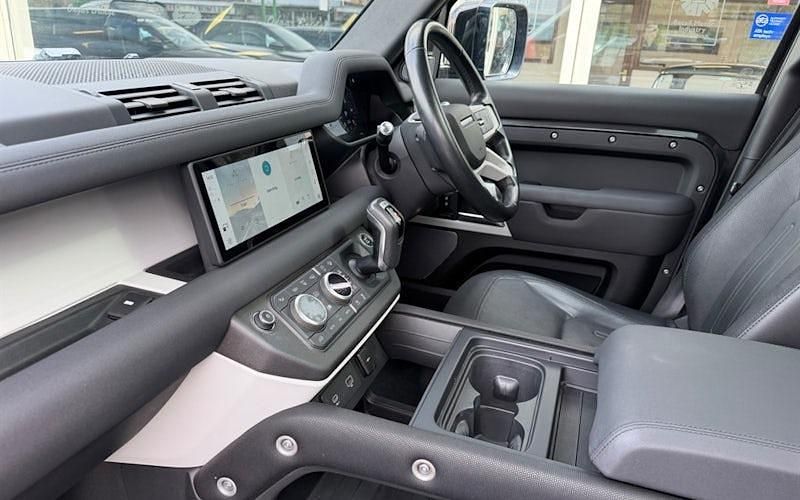 Used Land Rover Defender SE Dynamic 249 HP (183 kW) 2025 SUV