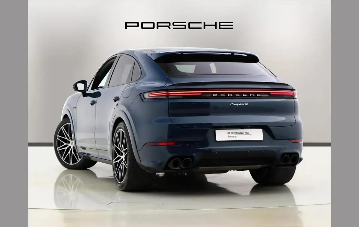 Used Porsche Cayenne E-Hybrid 464 HP (341 kW) 2024 Blue SUV