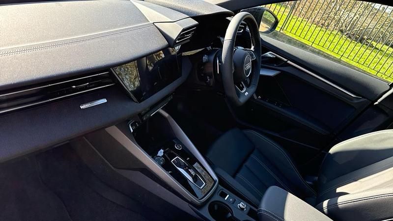 New Audi A3 e-tron Comfort 204 HP (150 kW) 2025 Black Hatchback