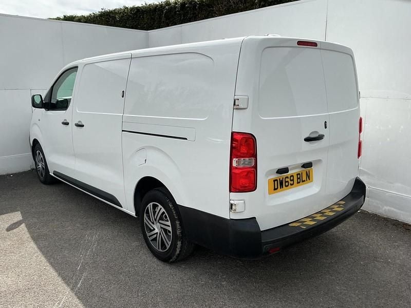 Used Vauxhall Vivaro 100 HP (73 kW) 2020 White MPV