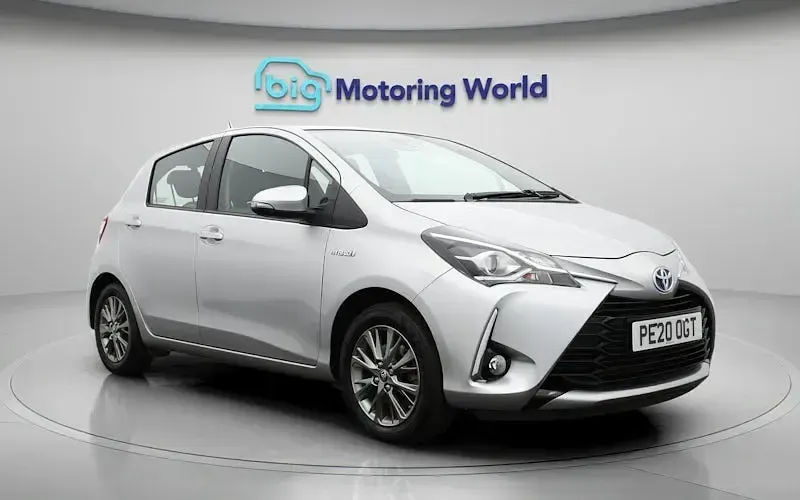 Used Toyota Yaris 101 HP (74 kW) 2020 Silver Hatchback
