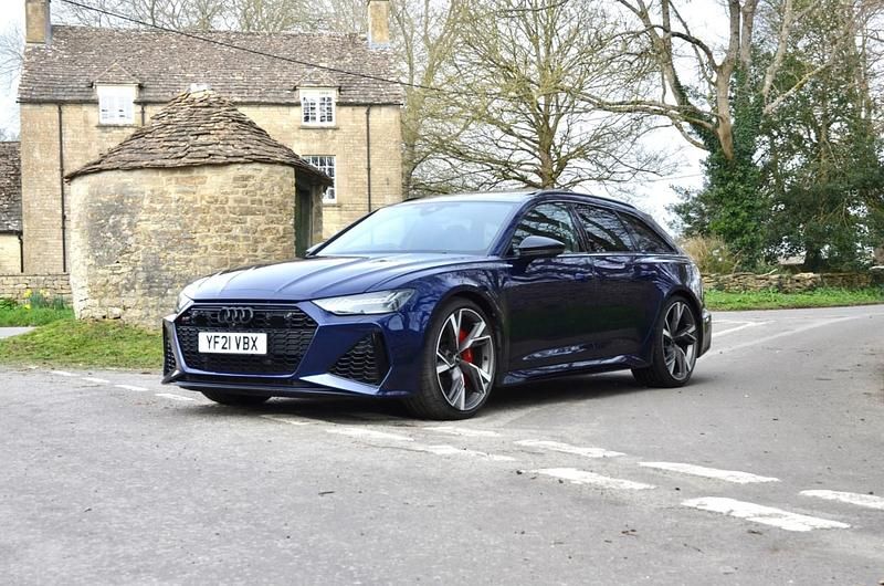 Begagnad Audi RS6 Comfort 2021 Blå Kombi