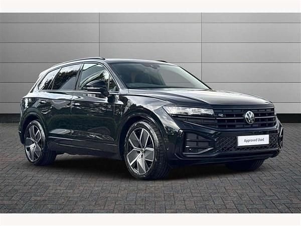 Black Used 2025 VW Touareg Black Edition SUV | £52,490 (Fair price) - Image 1/4