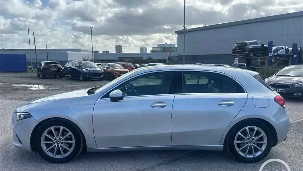 Used Mercedes A180 Executive 116 HP (85 kW) 2018 Silver Hatchback
