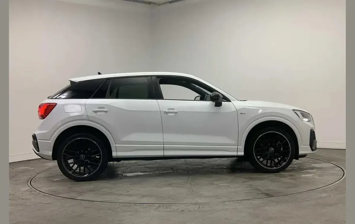 New Audi Q2 Black Edition 113 HP (83 kW) 2025 White SUV