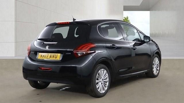 Used Peugeot 208 Allure 82 HP (60 kW) 2017 Black Hatchback