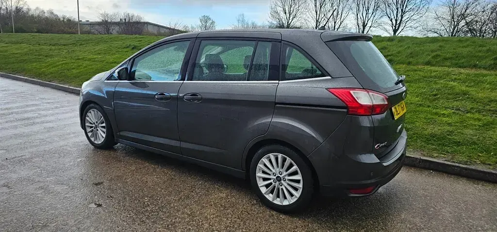 Used Ford Grand C-Max Titanium 120 HP (88 kW) 2017 Grey MPV