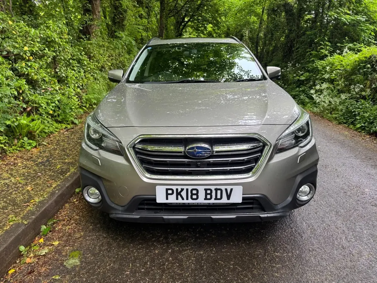 Used Subaru Outback Premium 175 HP (128 kW) 2018 Gold Estate