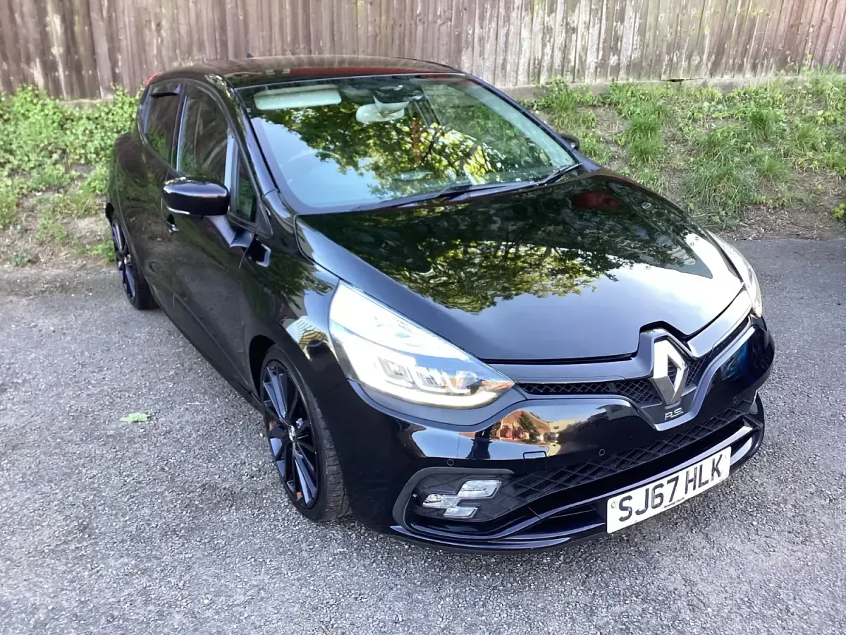 Usado Renault Clio IV Trophy 2017 Preto Citadino